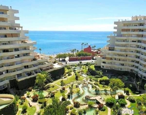 Benalbeach, Estudio En Primera Linea De Playa Беналмадена Екстериор снимка